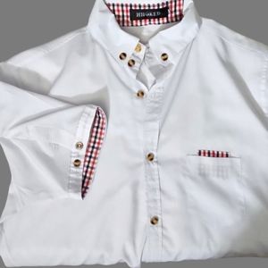Mens Short-sleeved White Button down Shirt with contrasting collar and sleeves